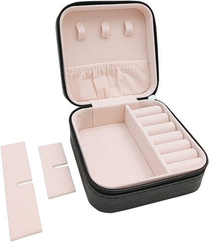 KriShyam® PU தோல் சிறிய நகைப் பெட்டி அமைப்பாளர் | பயண நகை வழக்கு, நகை பயண அமைப்பாளர் | மோதிரம், பதக்கம், நெக்லஸ், வளையல் காதணி அமைப்பாளர் | பெண்களுக்கான நகைப் பெட்டி