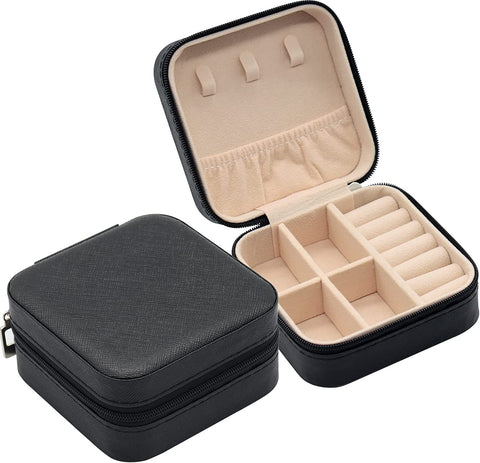 KriShyam® PU தோல் சிறிய நகைப் பெட்டி அமைப்பாளர் | பயண நகை வழக்கு, நகை பயண அமைப்பாளர் | மோதிரம், பதக்கம், நெக்லஸ், வளையல் காதணி அமைப்பாளர் | பெண்களுக்கான நகைப் பெட்டி